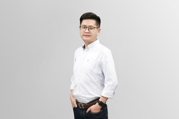 刘耀.jpg